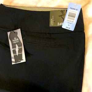 TORRID. NWT. BLACK SLIM BOOT TROUSER. SIZE 24R.